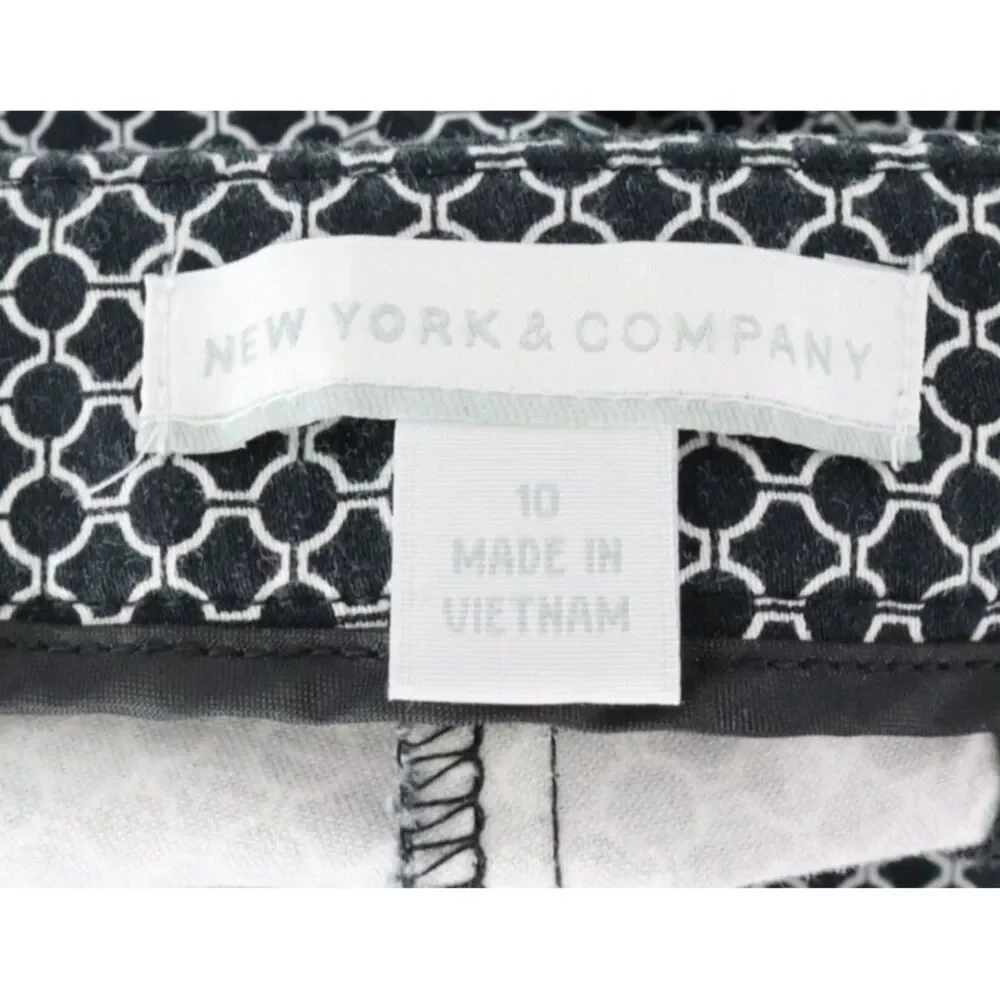 New York & Company Shorts Womens Size 10 Black Geometric Chinos Pockets Mid Rise